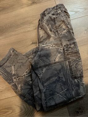 Hollister Camo Cargo Jogger Pants in Gray and Brown